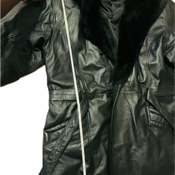Elegant Black Leather Faux Fur Trimmed Women's Coat - Picture 7 of 10